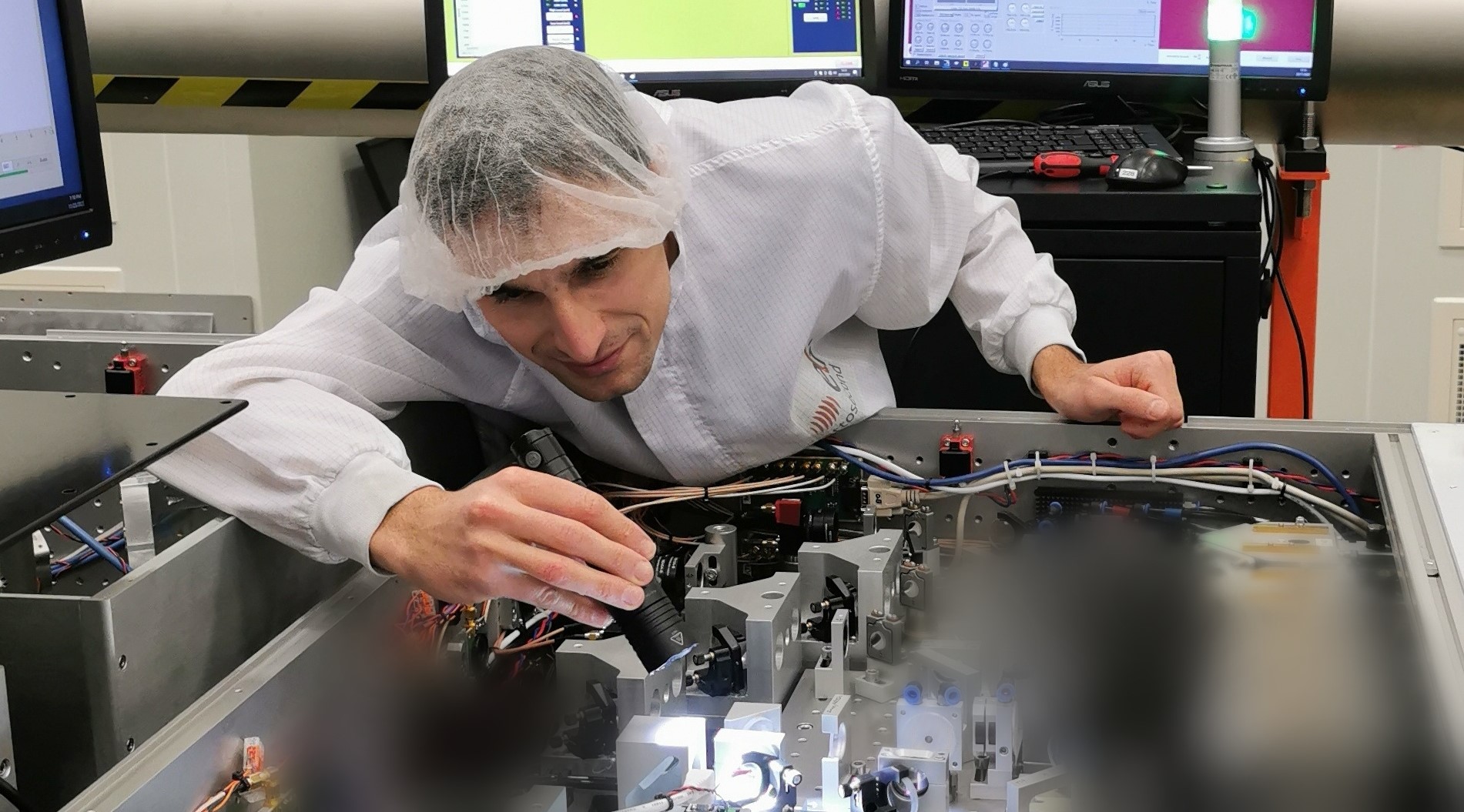 "Nagyon motiváló, hogy egy olyan lézerrendszeren dolgozhatok, ami nincs még másik a világon."