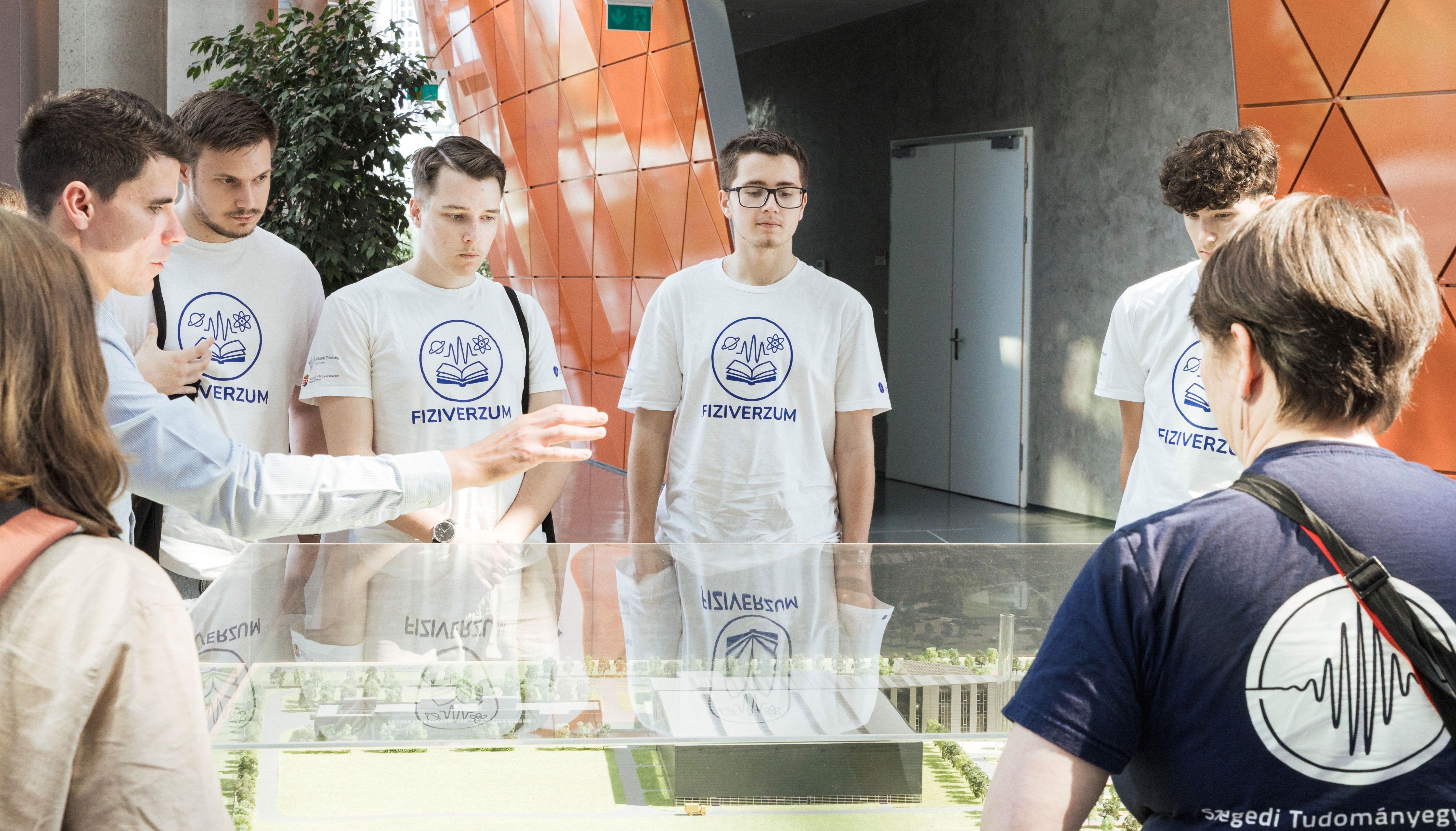 Fiziverzum students’ visit to ELI ALPS